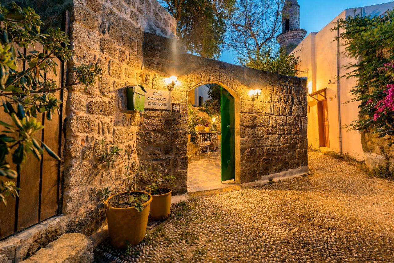 Secret Garden - Old Town Apartment Rhodes City Bagian luar foto