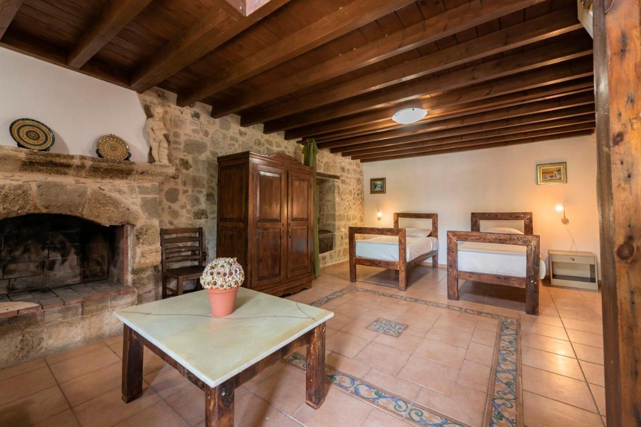 Secret Garden - Old Town Apartment Rhodes City Bagian luar foto
