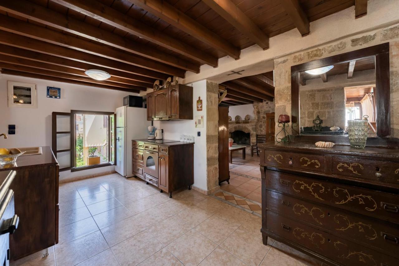 Secret Garden - Old Town Apartment Rhodes City Bagian luar foto
