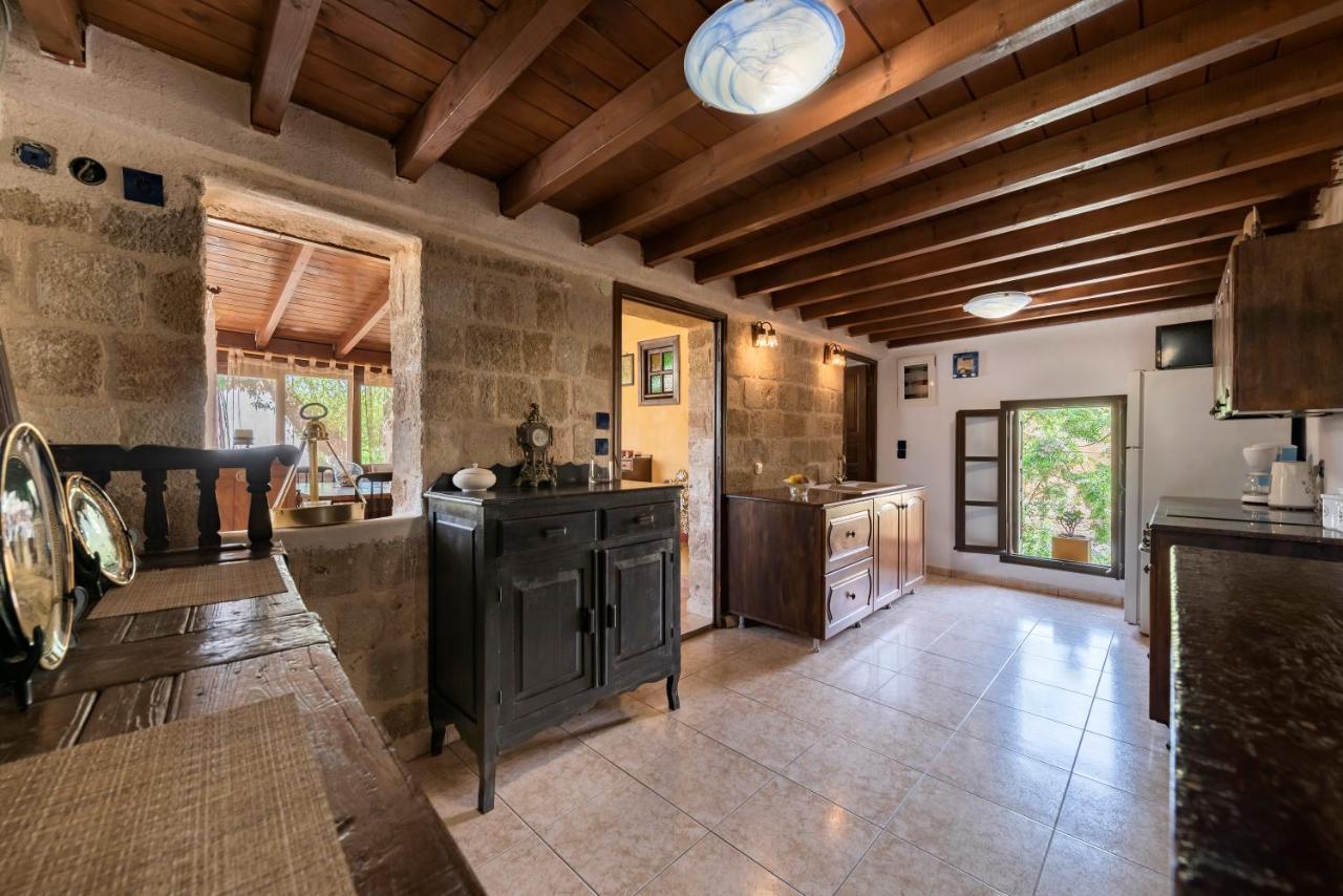 Secret Garden - Old Town Apartment Rhodes City Bagian luar foto