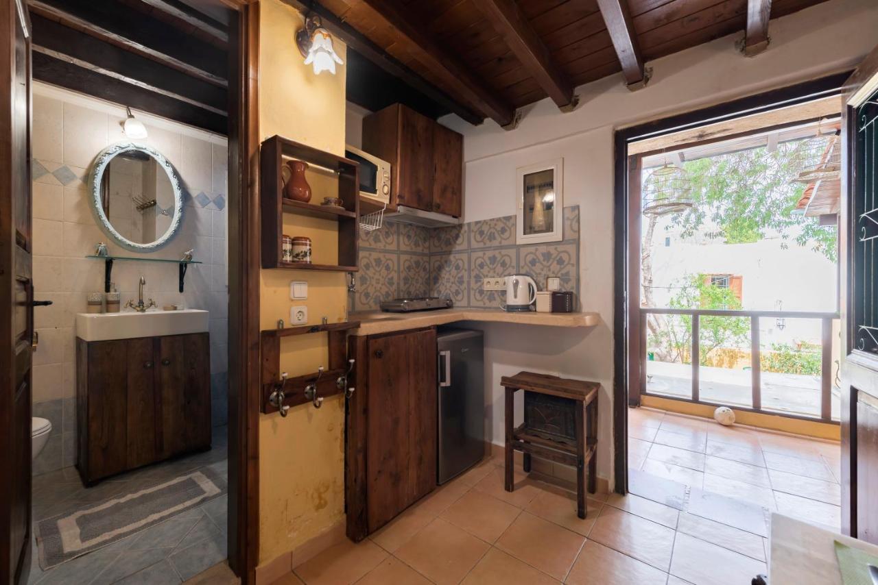 Secret Garden - Old Town Apartment Rhodes City Bagian luar foto